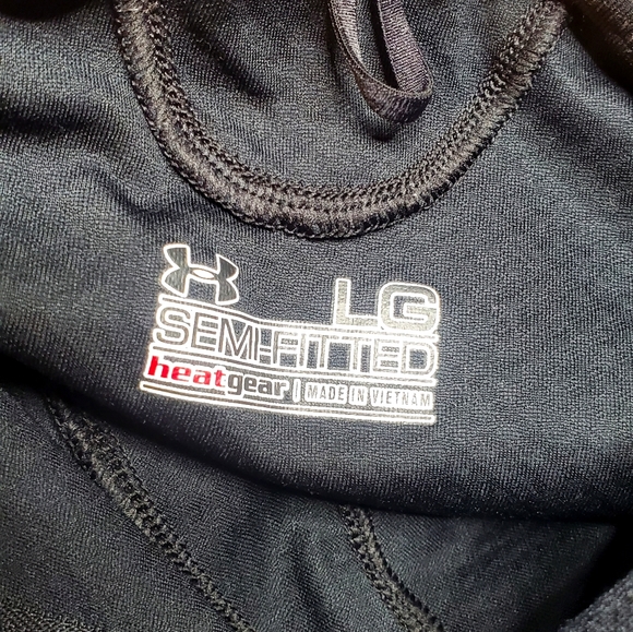 Under Armour quarter zip with side pocket - Picture 2 of 4